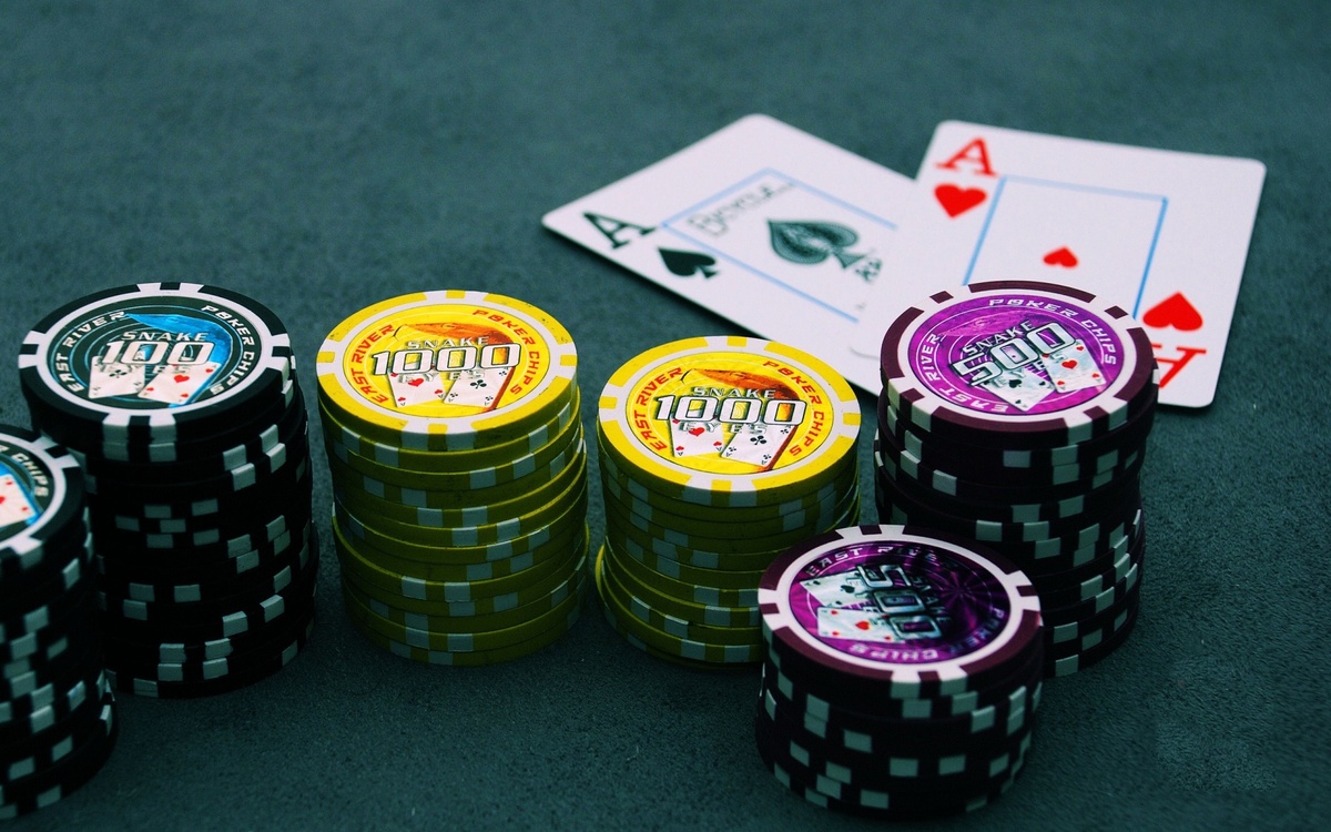Cherokee Casino کھلاڑیوں کے لیے لائیو کیسینو سیکشن